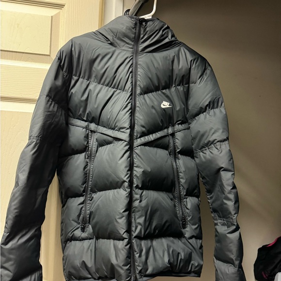 Nike puffer jacket brand new - Picture 2 of 3